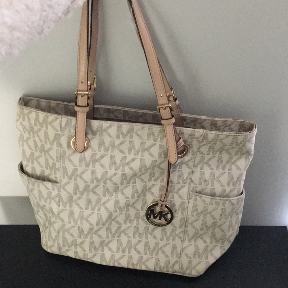 Michael Kors purse